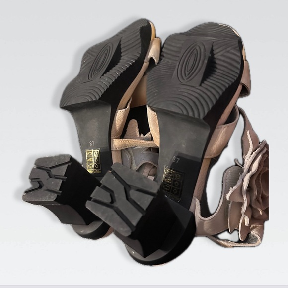 L’Artiste Ankle strap sandals Leather - Picture 8 of 13